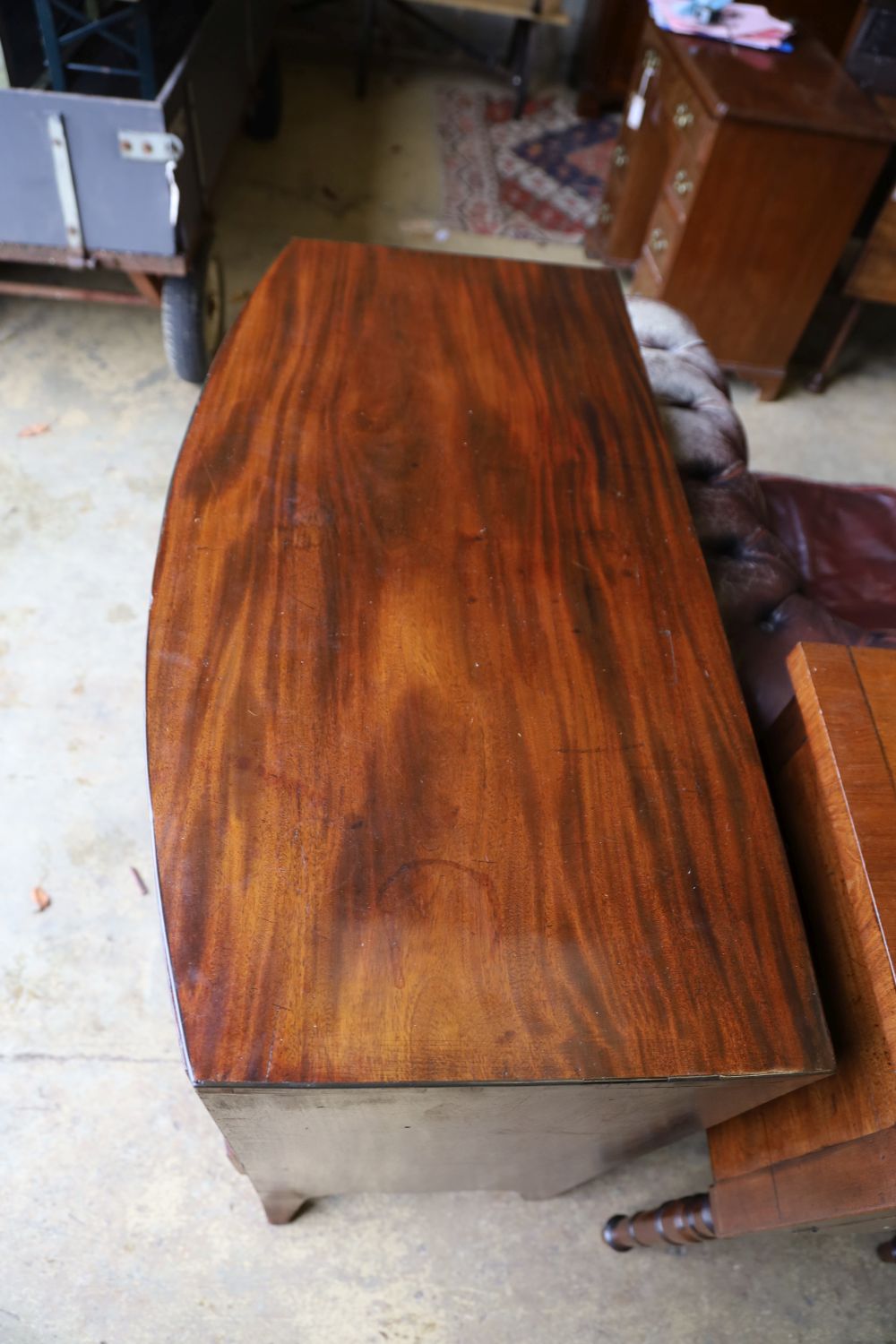 A Regency mahogany bow front chest of drawers, width 99cm, depth 50cm, height 91cm